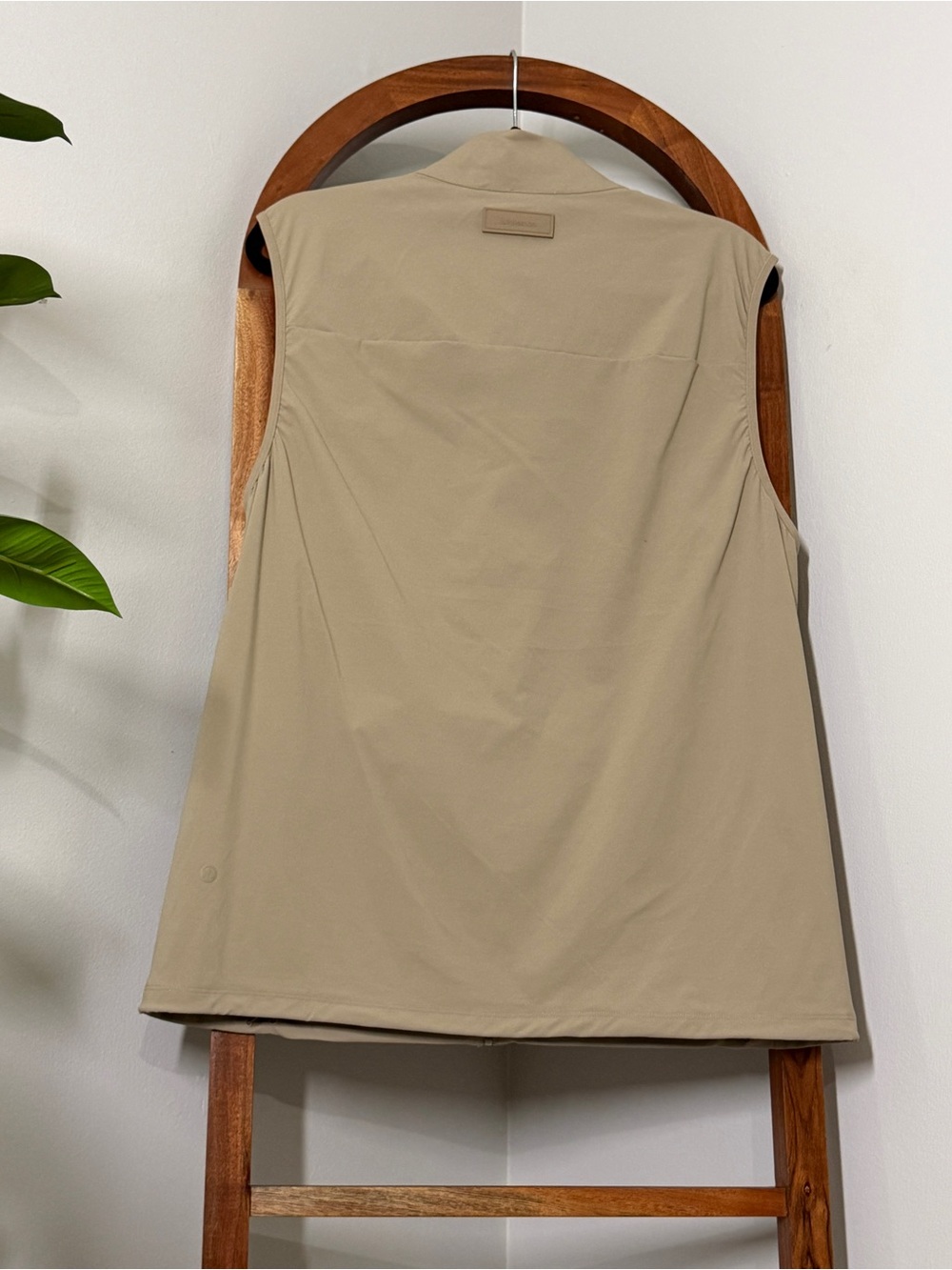 Lululemon LARGE Tan Windproof Full Zip Golf Vest University of Oklahoma Sooners - Picture 2 of 8
